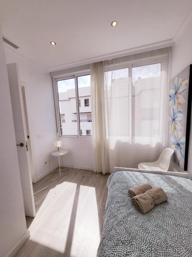 Stylish 3 Bedroom Penthouse In Marbella Centre With Large Pool Close To The Beach Zewnętrze zdjęcie